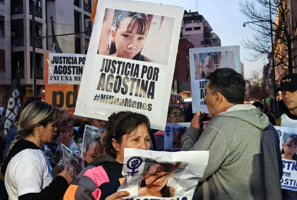 Marcha x Agostina  by Bahia de Palma