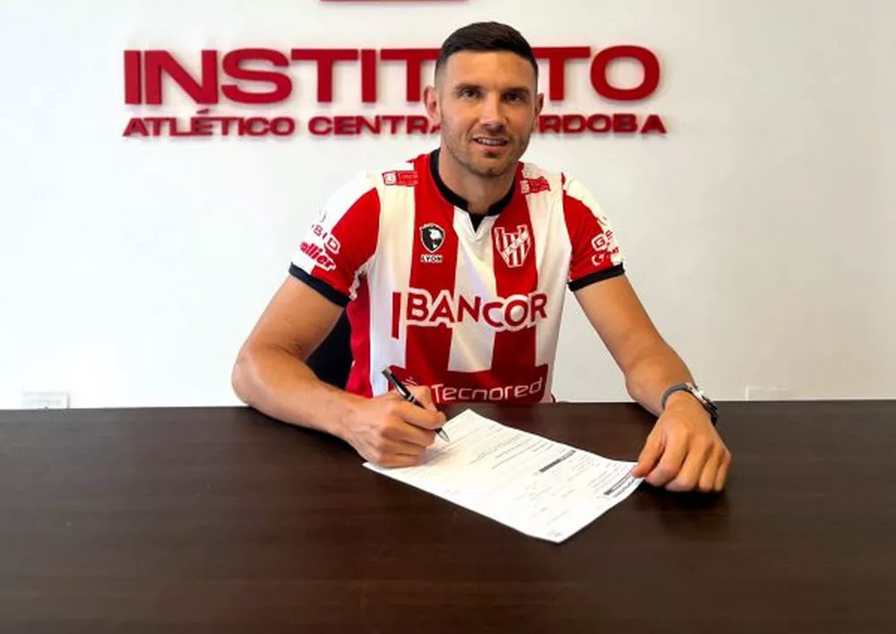 adrian martínez