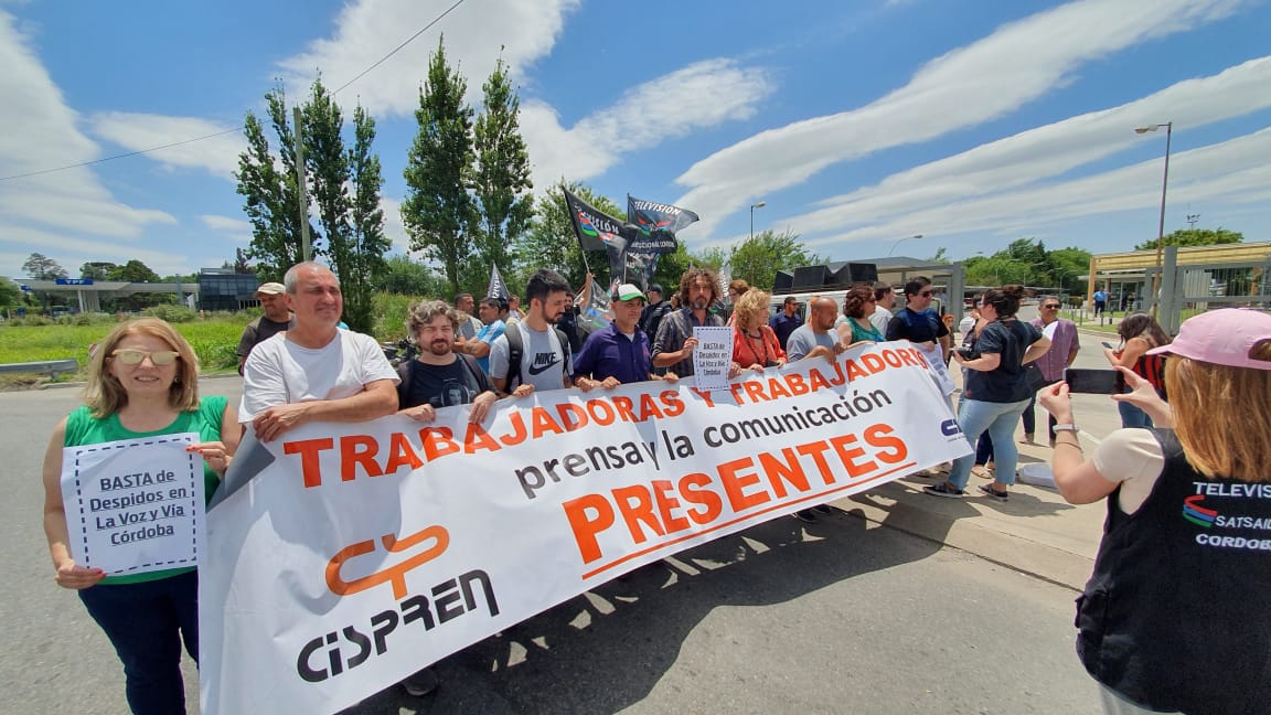 Paro trabajadores La Voz del Interior by Daniel Cáceres
