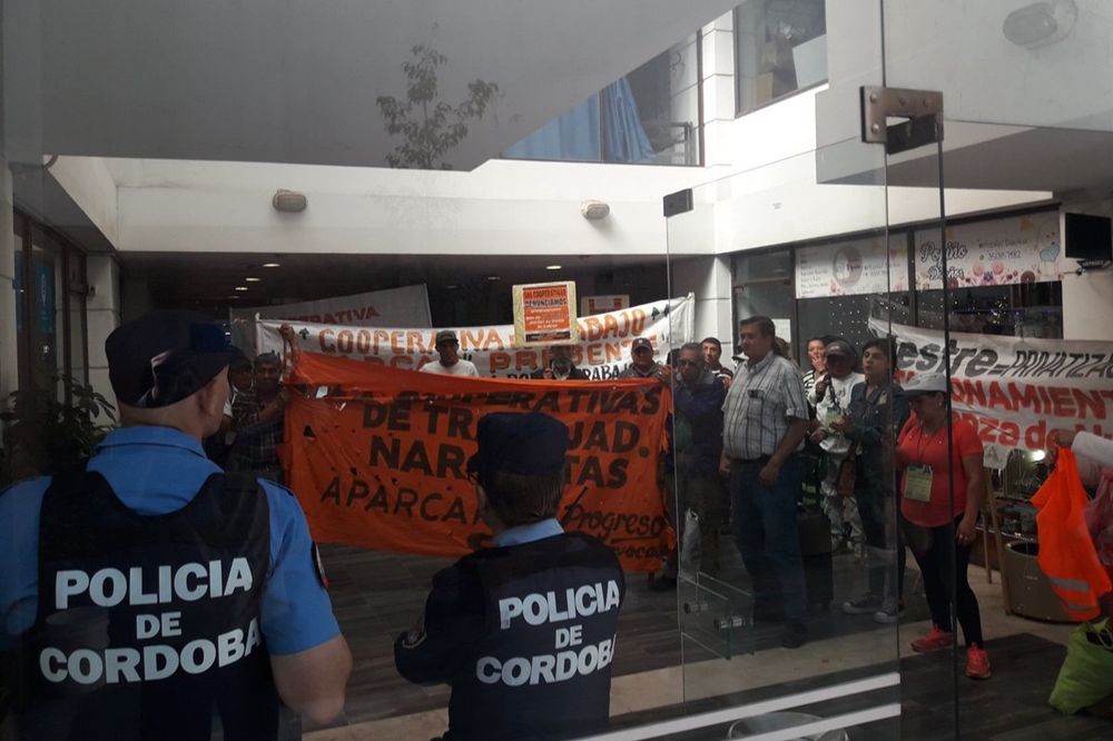 protesta de naranjitas javier sassi