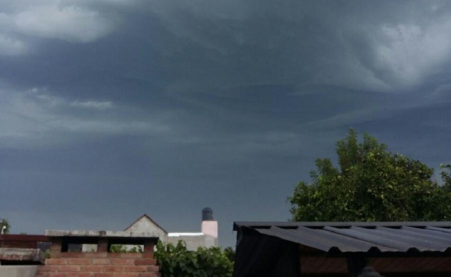 alerta tormenta lluvia cielo nublado 2 by Ignacio Martín