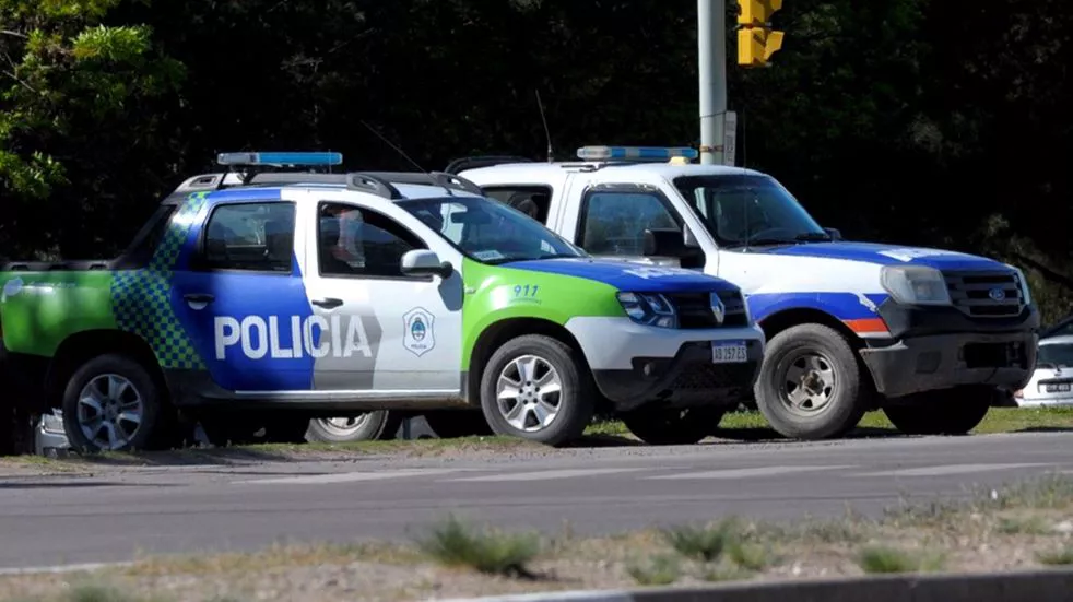 Patrulleros Policía Bonaerense (Télam)