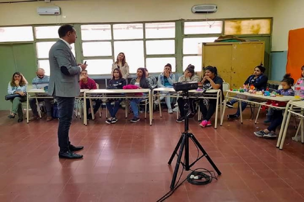 Miguel Siciliano en el aula