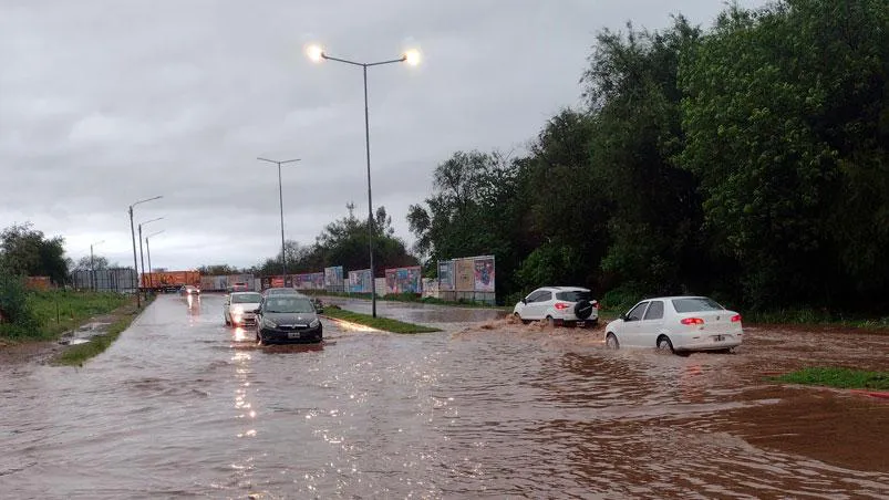 Calles anegadas por la tormenta (El Doce)