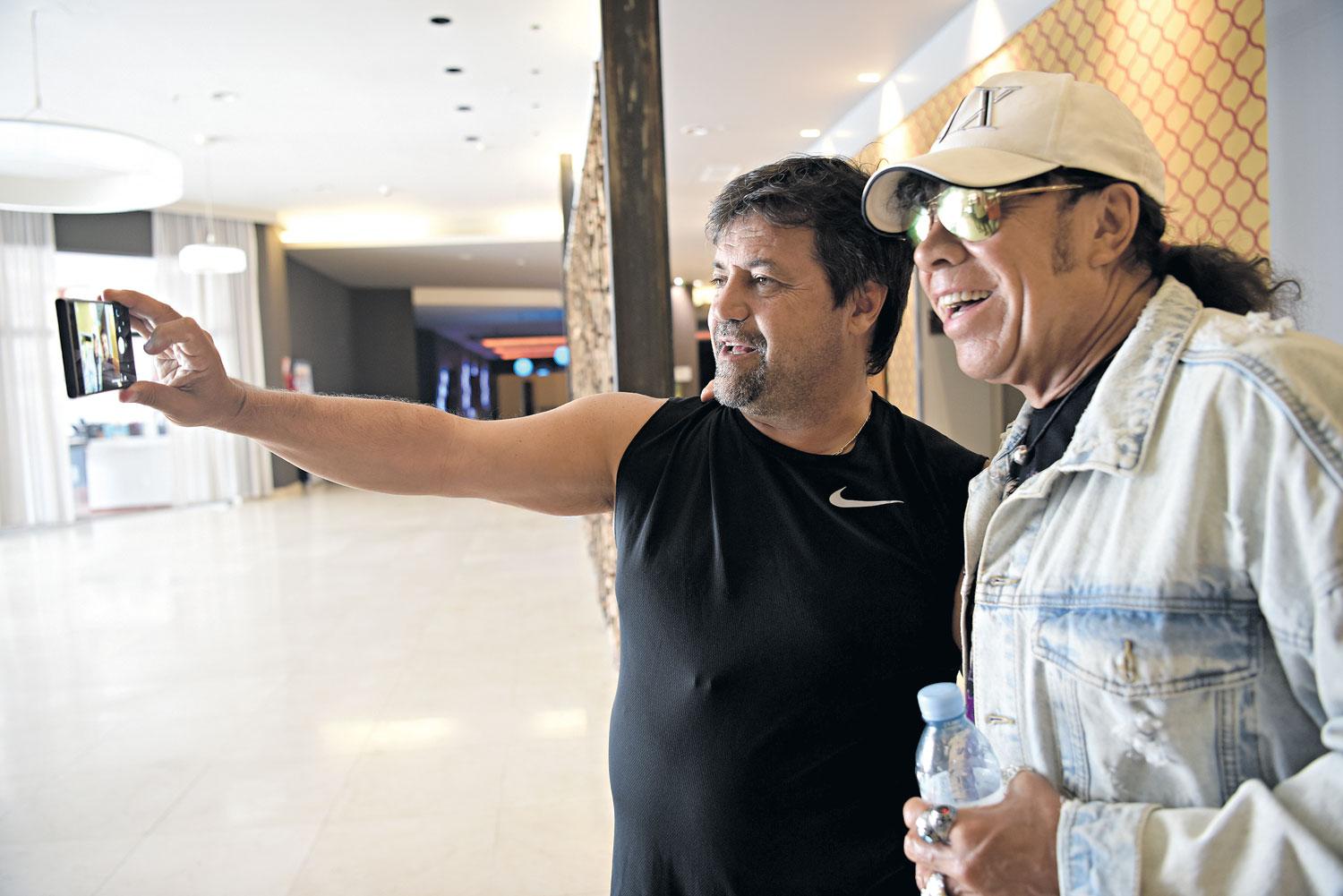Caruso Lombardi y “La Mona” Jiménez se encontraron en Tucumán