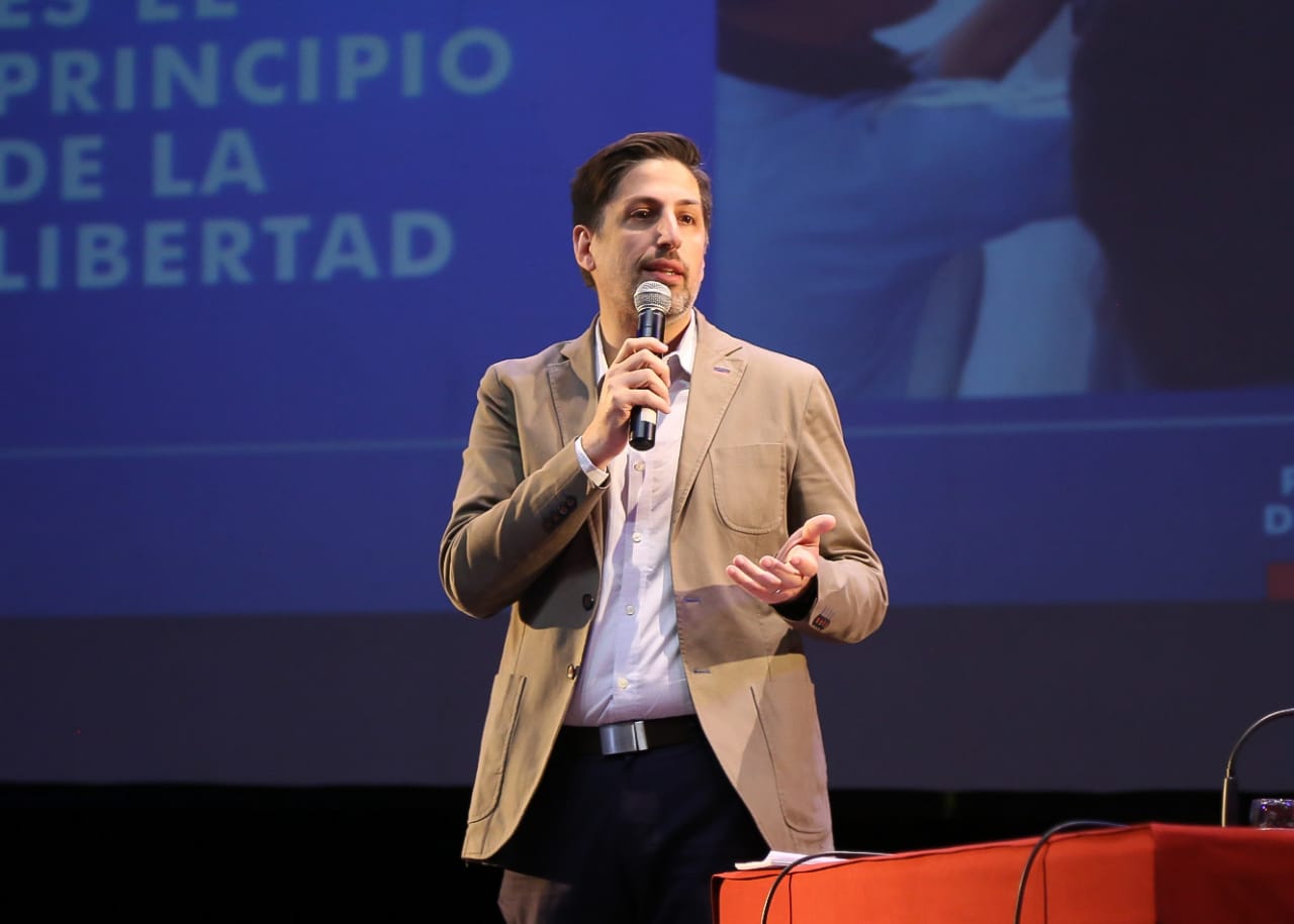 Nicolás Trotta by @trottanico