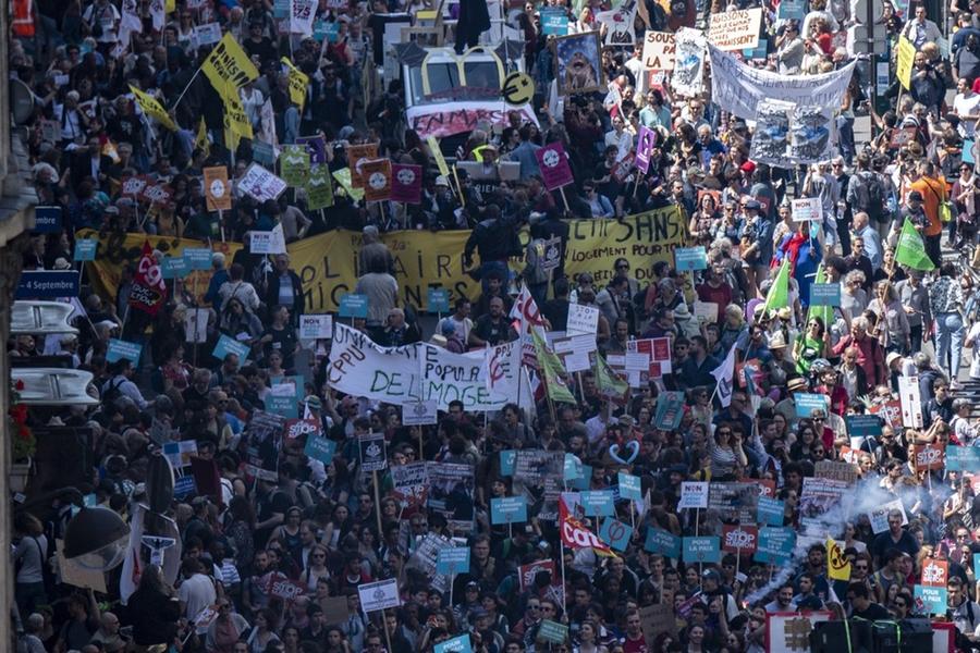 francia paris macron estudiantes