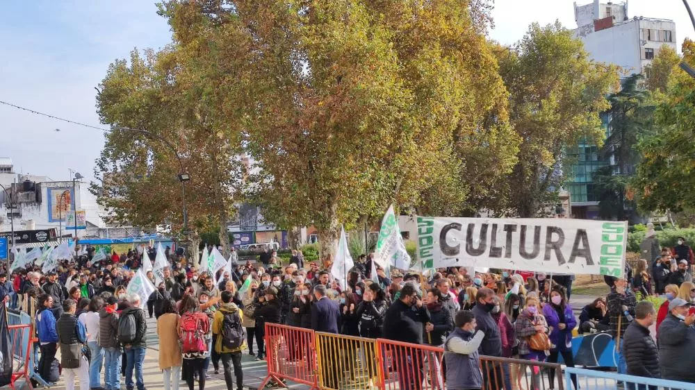 Manifestación del Suoem by Miriam Campos