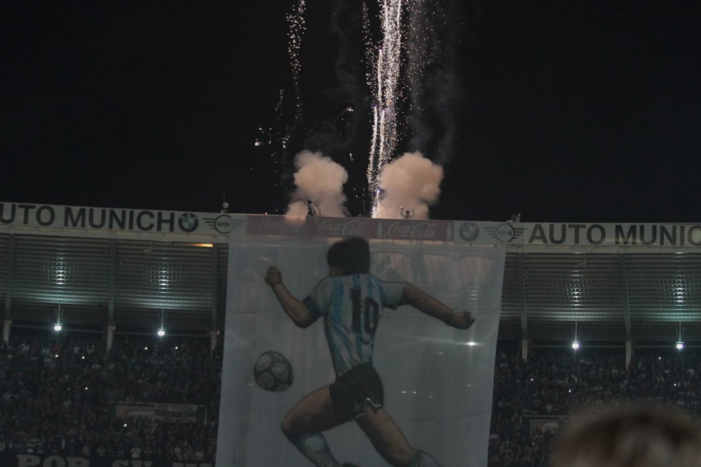 Recibimiento Maradona en el Kempes Diego Roscop
