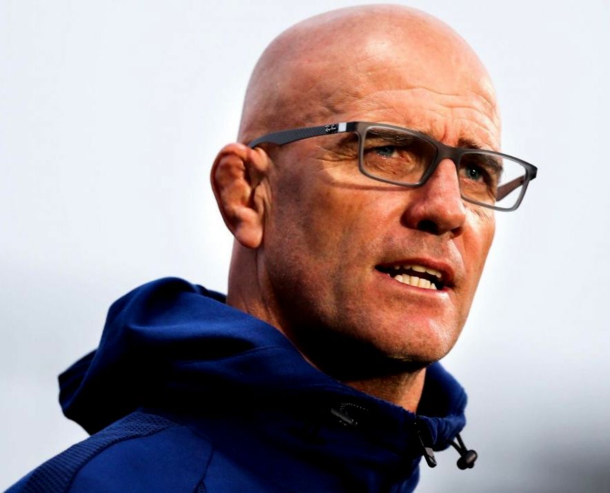 Neozelandés John Mitchell entrenador defensivo del xv inglés, denunció espionaje sudafricano