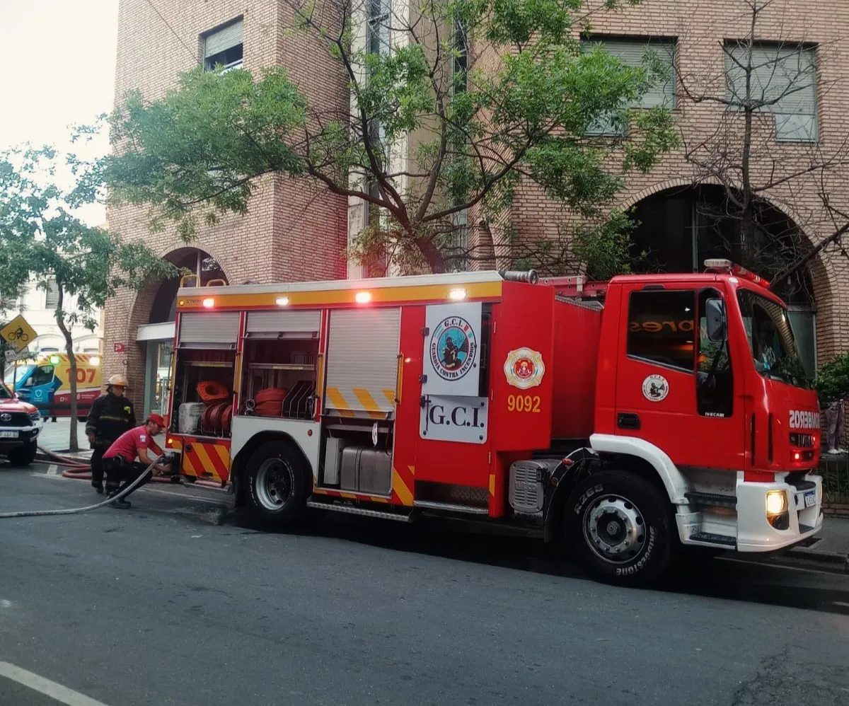 Incendio en un edificio de Nueva Córdoba (Policía) 1