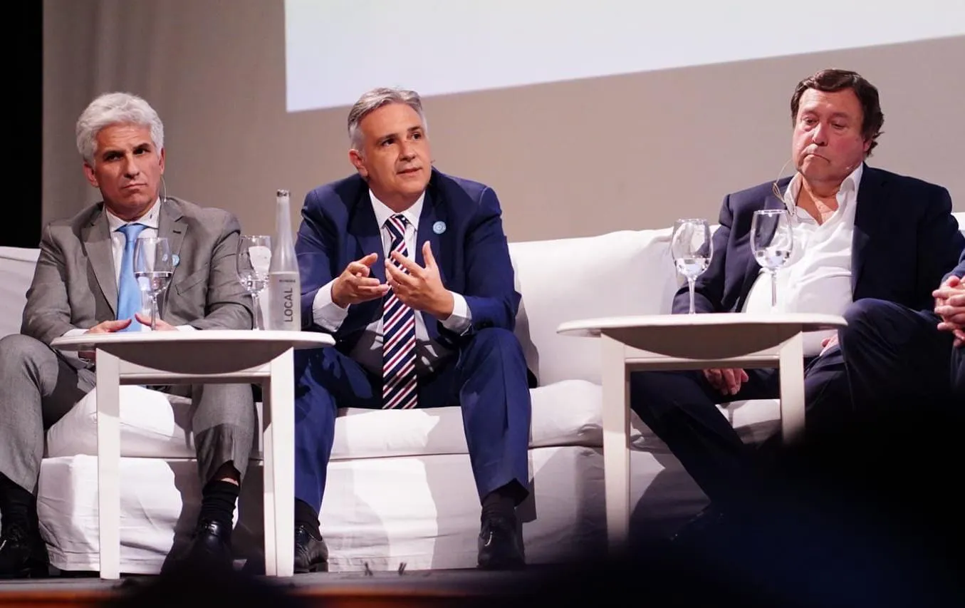 lllaryora en la noche de la educacion (2)