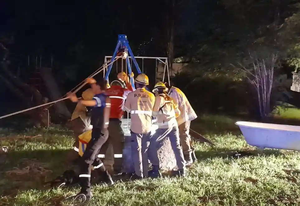 rescate de aljibe Bomnberos Cosquín