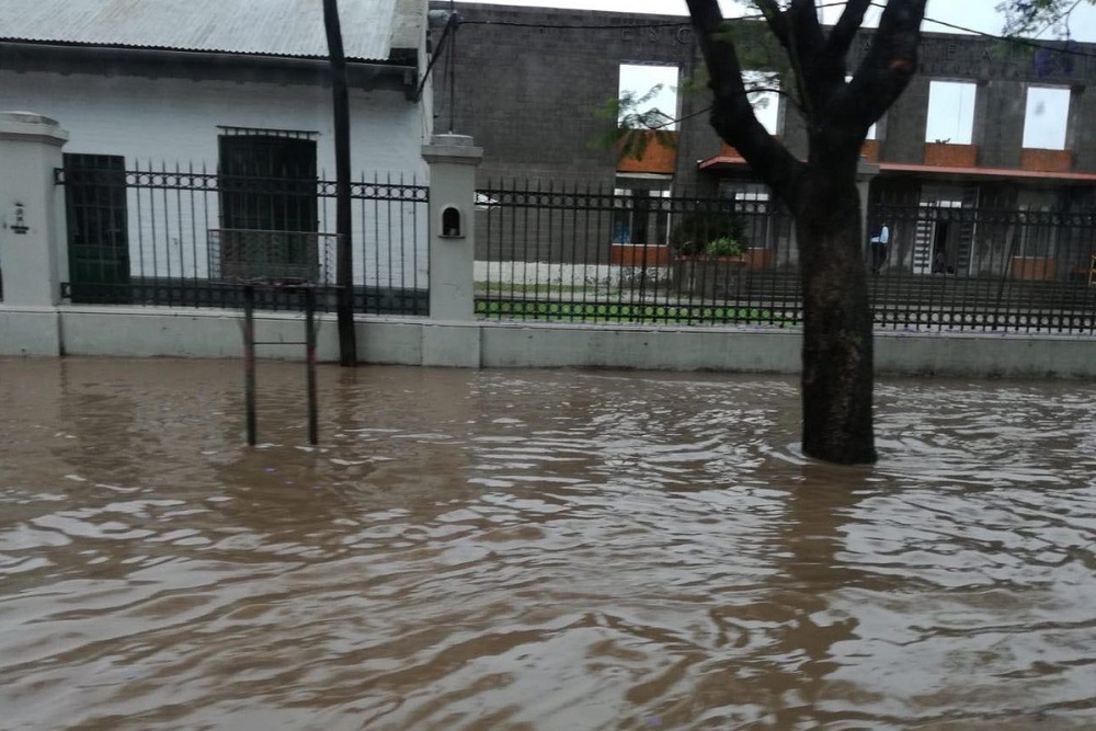 calles inundadas villa maría by @rodrigourquia_