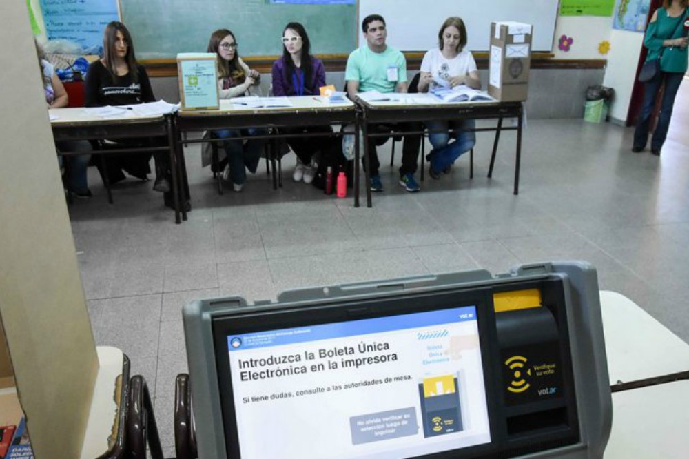 Elecciones en Neuquén votaron los principales candidatos a Gobernador