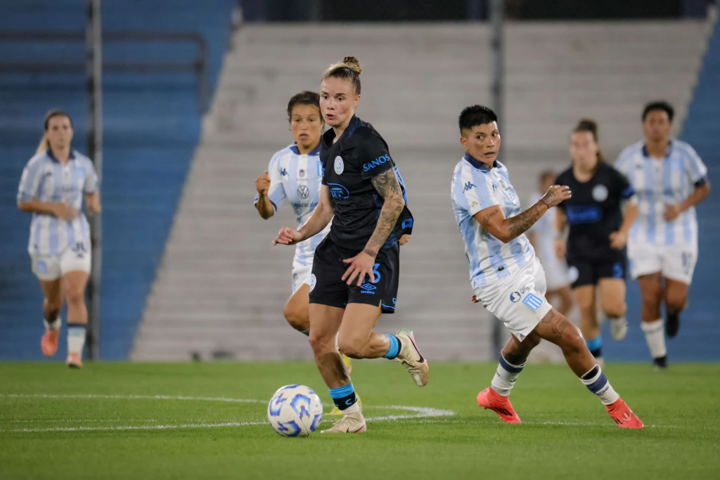 Racing Belgrano fútbol femenino (Belgrano) 01