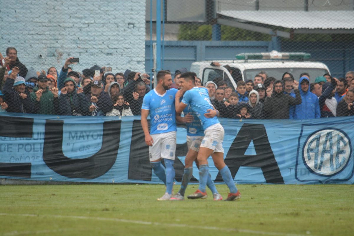 ESTUDIANTES RIO CUARTO CREDITO AL TOQUE DEPORTES
