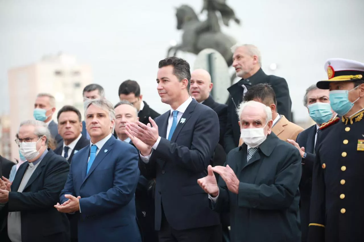 Calvo Llaryora el 25 de mayo 2022