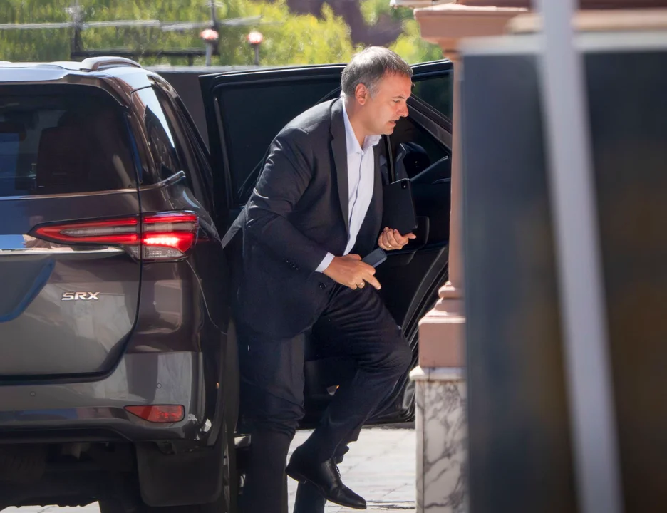 En Casa Rosada el día transcurrió en medio de fuertes versiones sobre la salida de Adorni thumbnail