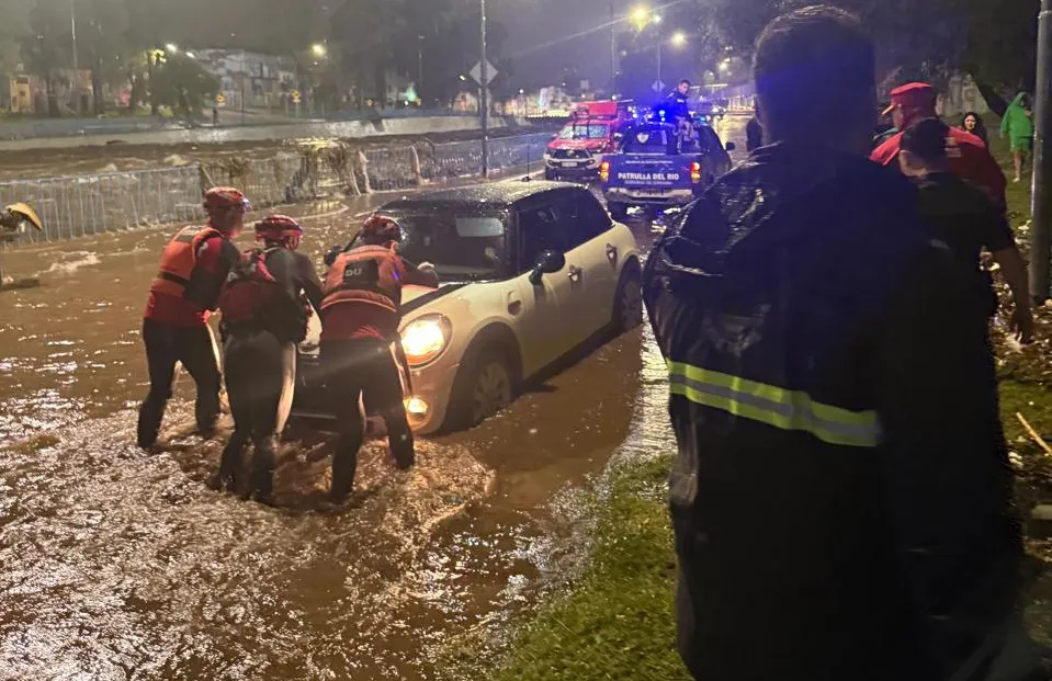 inundación fotos poli