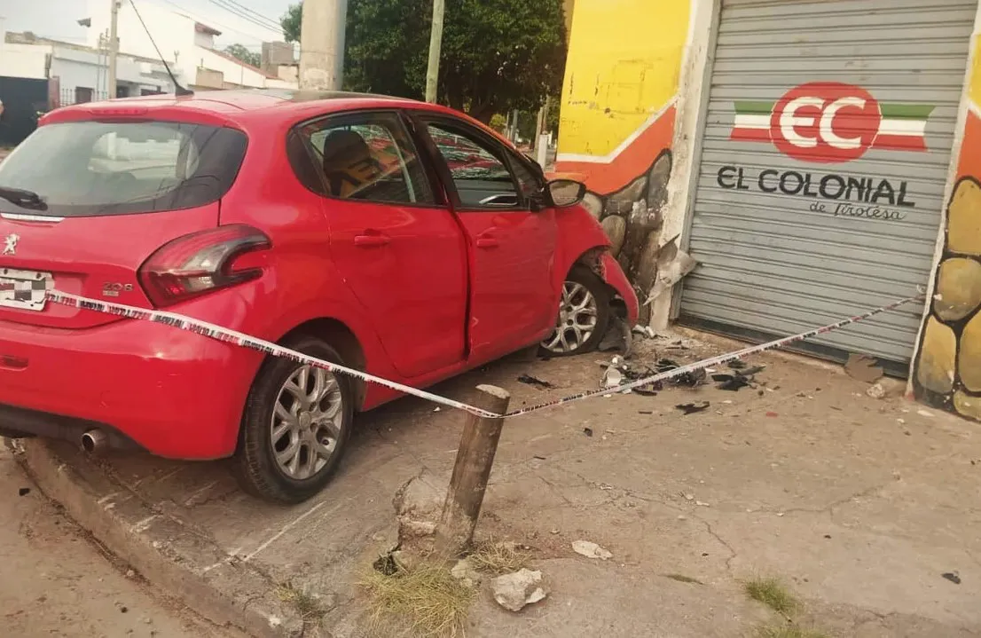Joven-de-14-años-chocó-con-un-automóvil-que-conducía-_Policía_-2