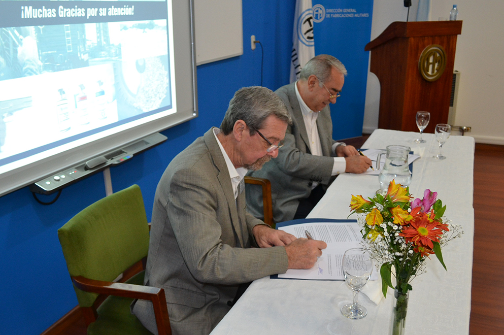 Acuerdo Provincia y Fabricaciones Militares by Prensa Provincia