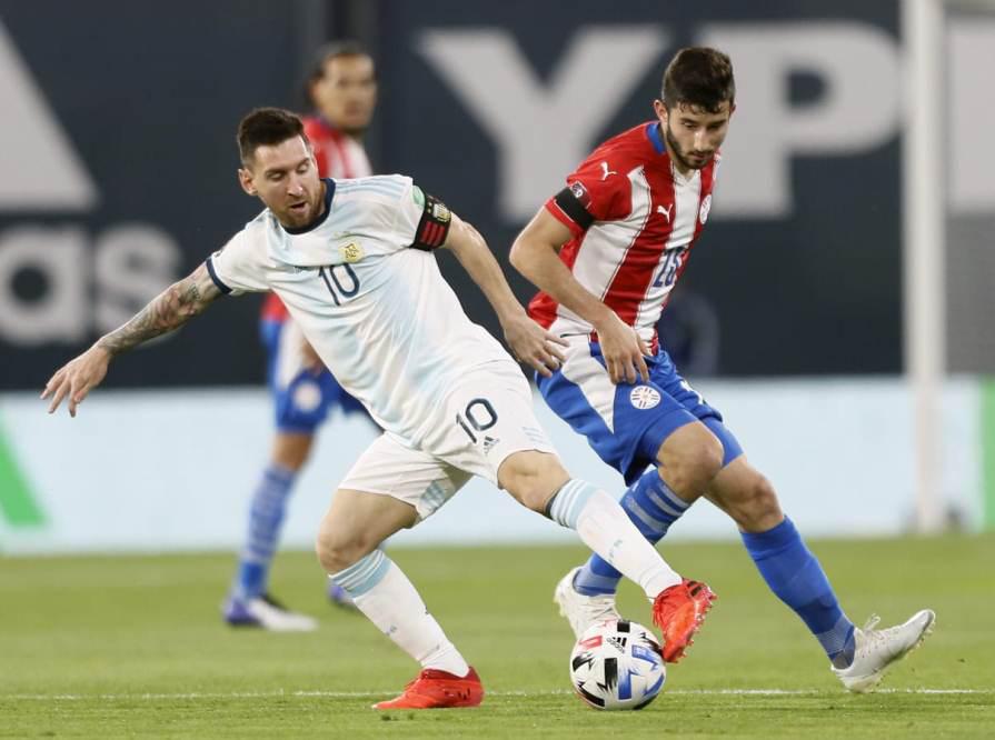 Argentina versus Paraguay by Twitter Selección Argentina