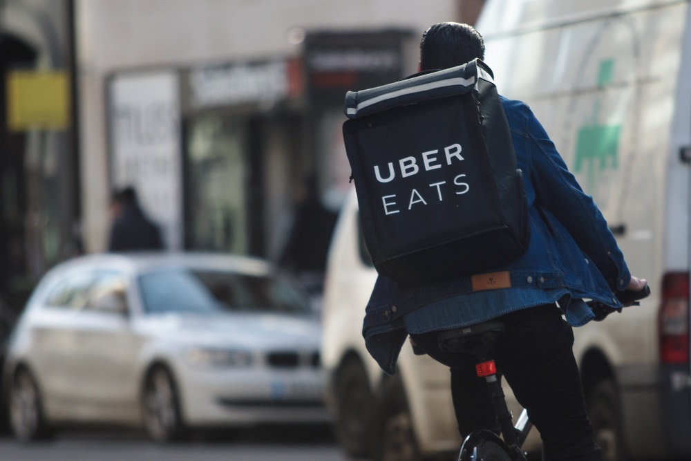Asaltaron a un repartidor de Uber Eats en Residencial Santa Ana