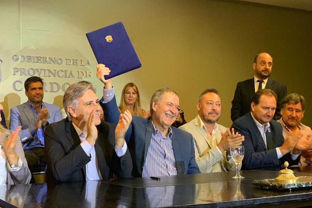 Schiaretti firma convenio conectividad córdoba by Gobierno de Córdoba