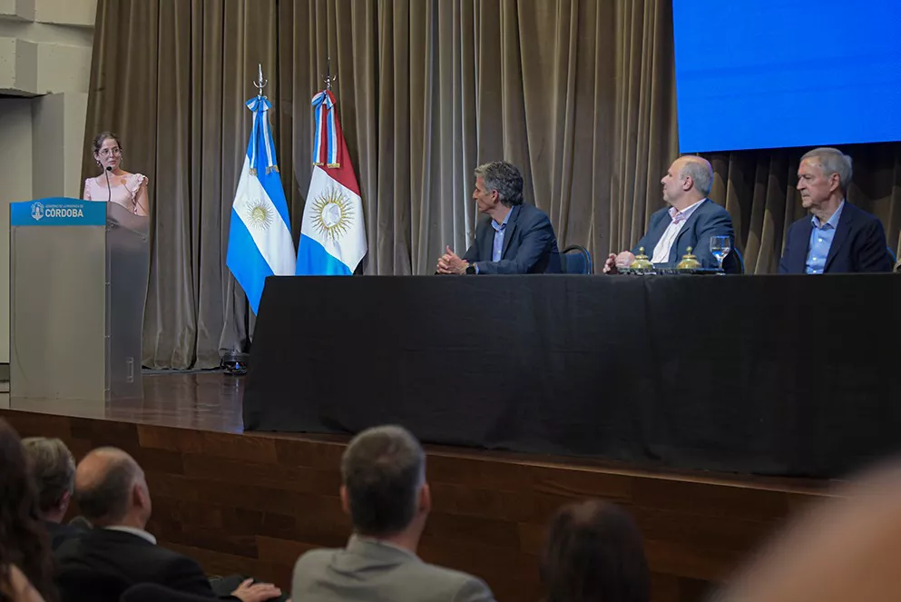 Tatiana Guendulain en Jóvenes en Ciencia 2
