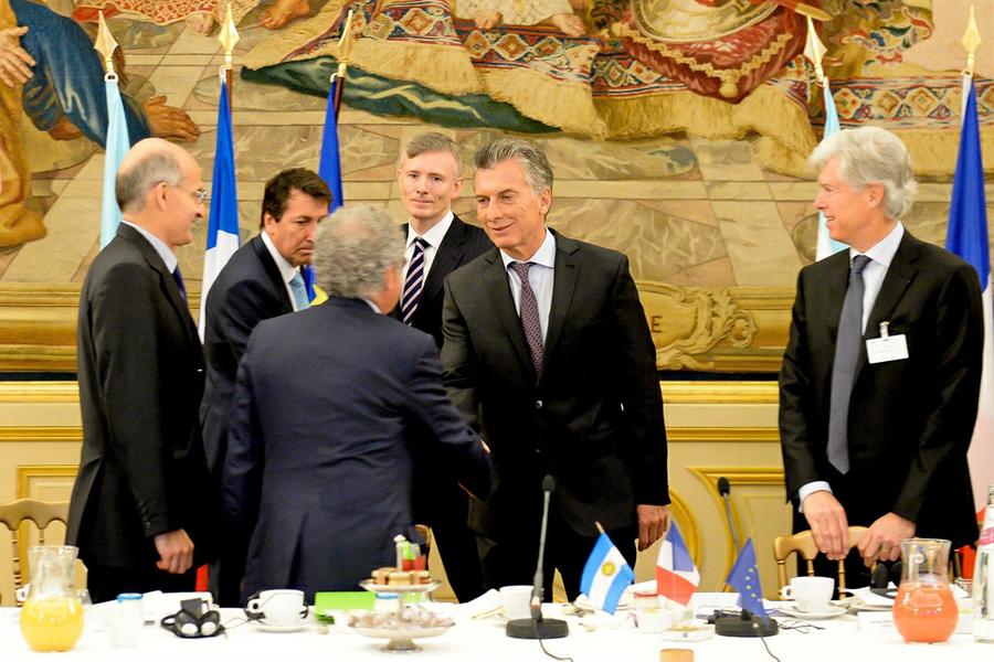 Macri en francia by Presidencia