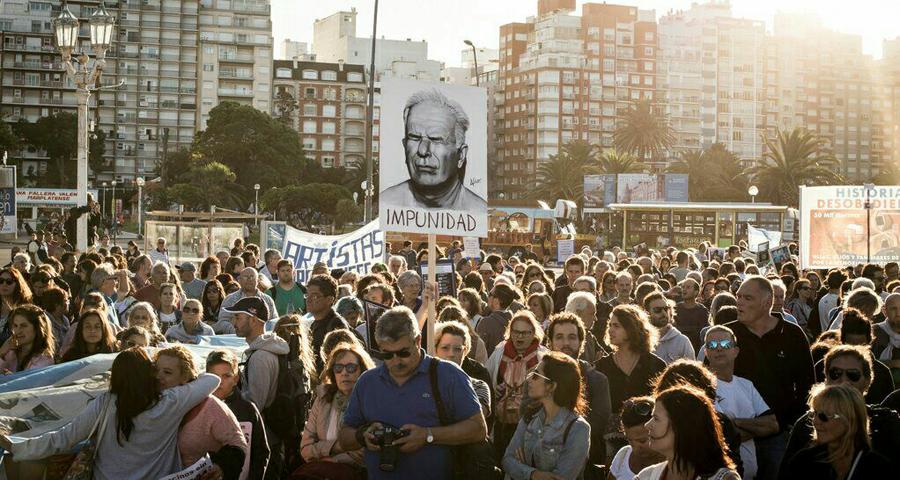 Protesta contra genocidas en la Costa by Martina Perosa