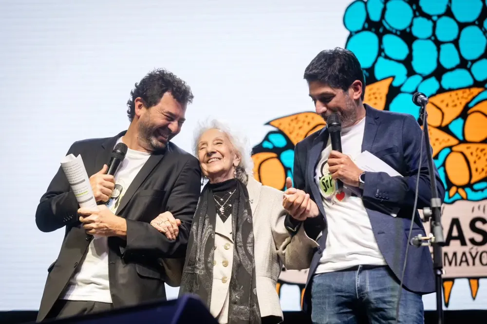 Celebración de los 48 años de Abuelas de Plaza de Mayo (Abuelas de Plaza de Mayo) 2