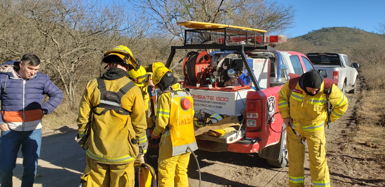 Bomberos voluntarios incendio by @ClaudioVignetta