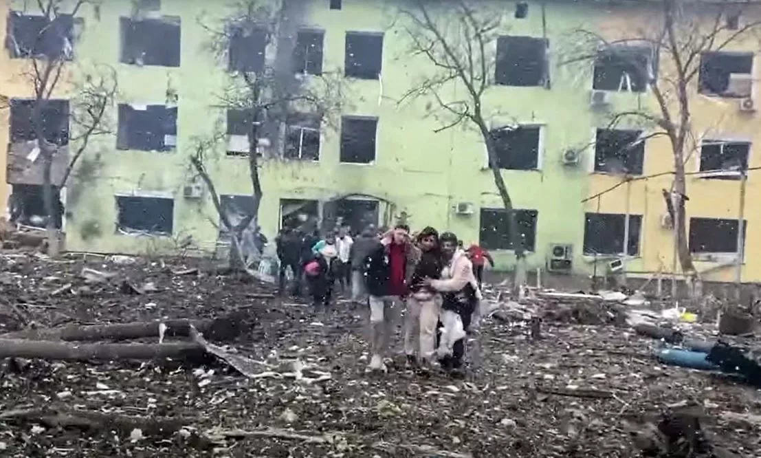 Mariupol asediada by Télam 
