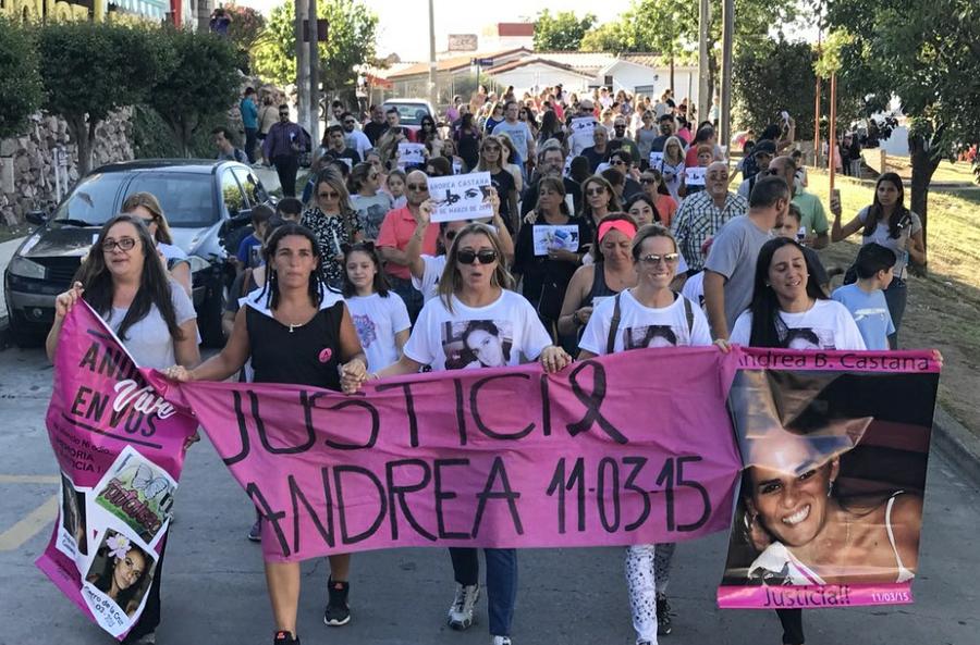 marcha andrea castana by andy ferreyra twitter