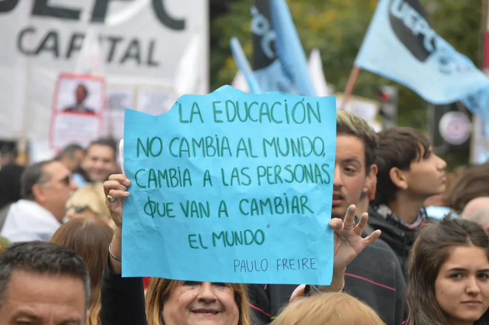 MARCHA universitaria by Miriam Campos LNM