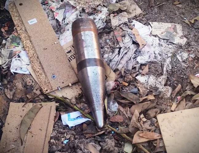 Explosivo arrojado en basural (Policía)
