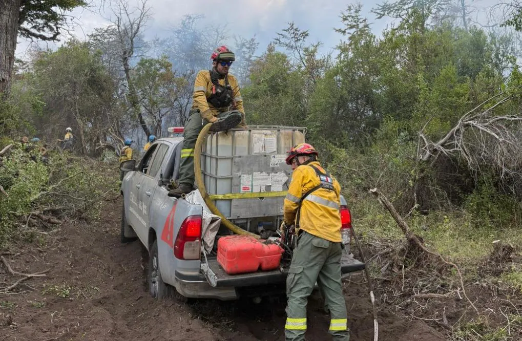 bomberos cordobeses en -Chubut by prensa.cba
