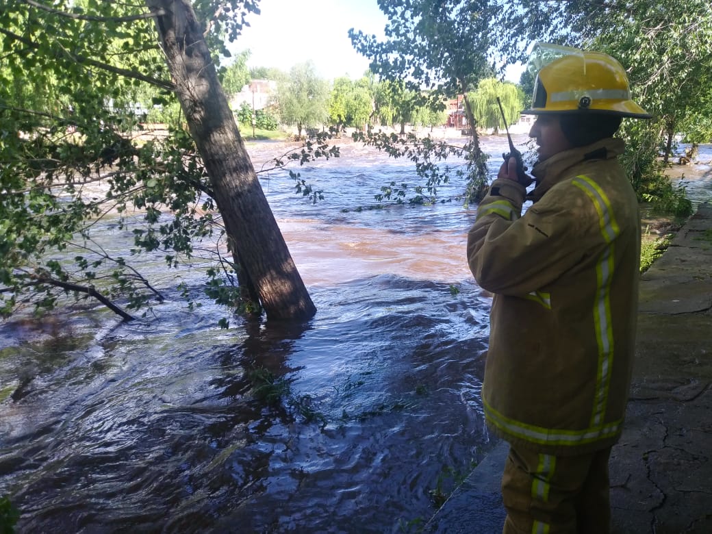 Crecida ríos by Federación de Bomberos