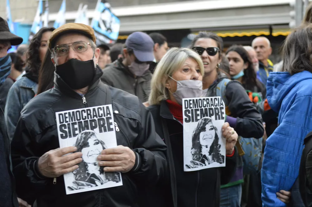 Marcha contra el ataque a Cristina Fernández by Miriam Campos /LNM