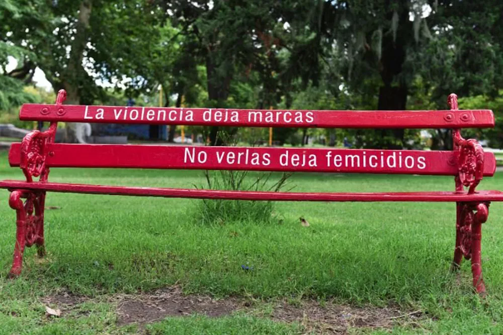 banco rojo.jpg foto: la voz de san justo