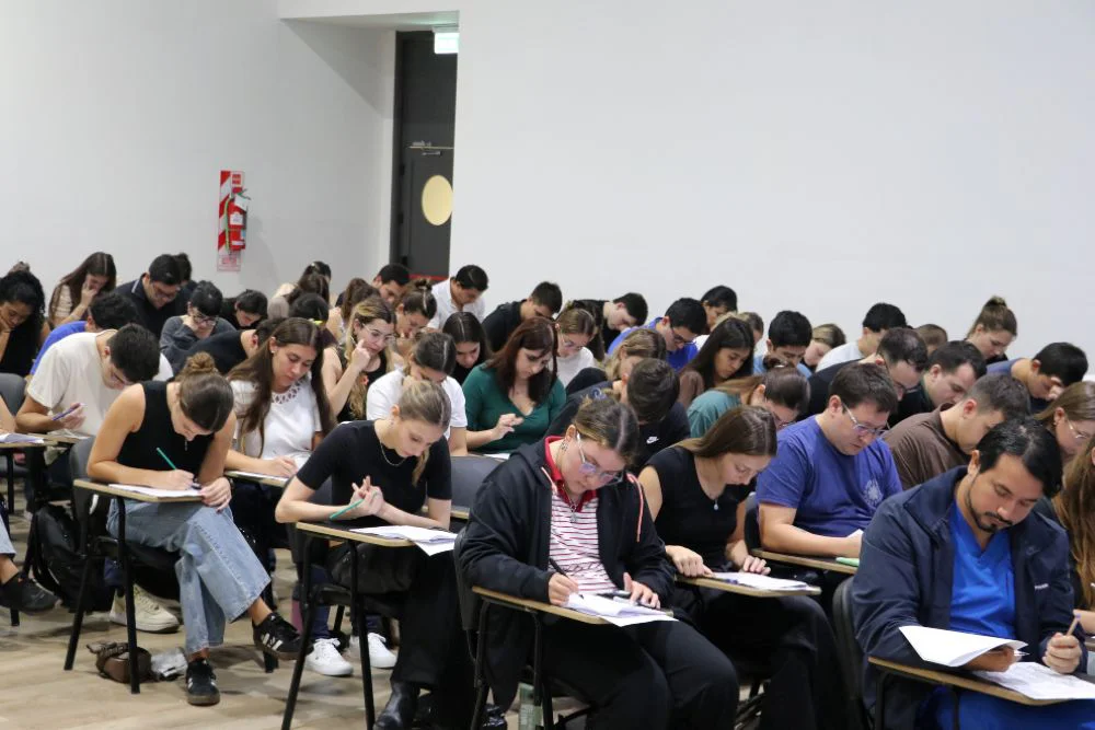 Examen residentes prensa.cba