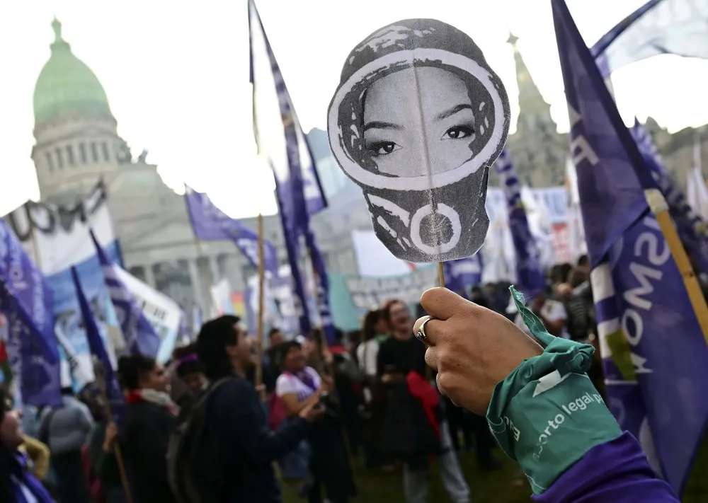 Marcha de jubilados con adhesiones frente al Congreso (NA) 3