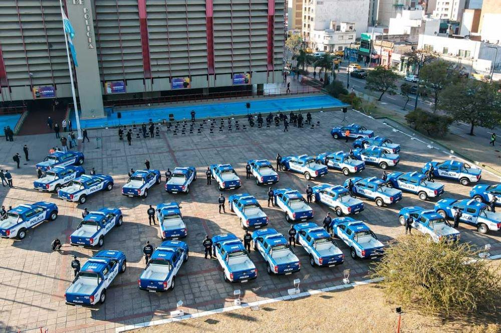 La Policía de Córdoba incorporó camionetas km