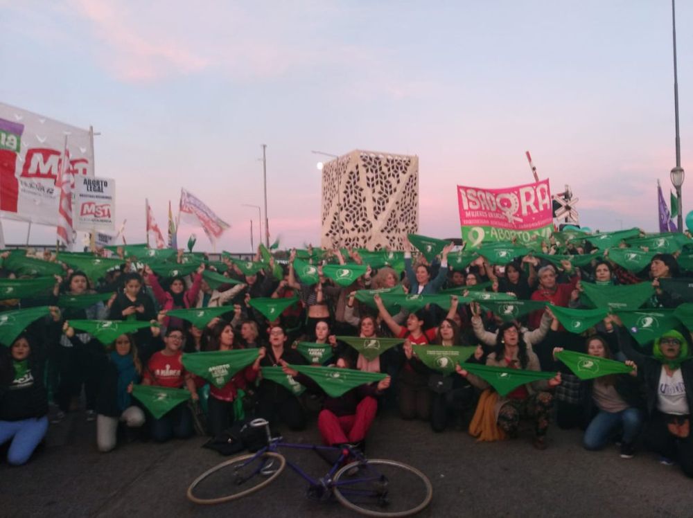 Pañuelazo centro cívico