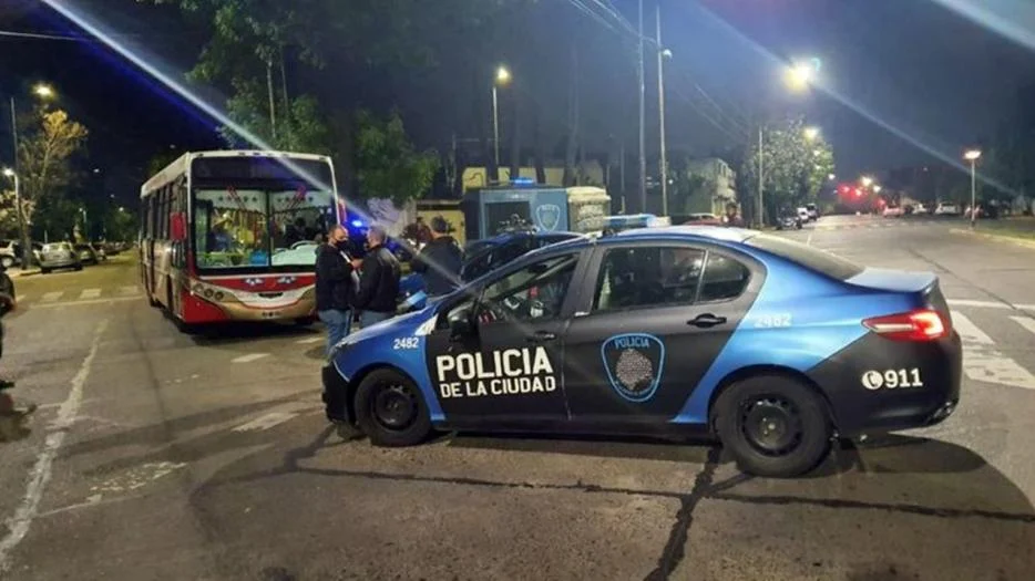 asalto y crimen en un colectivo de Buenos Aires by gentileza