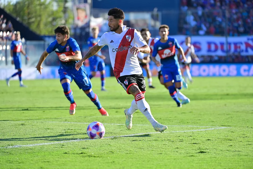 Milton Casco (Twitter River)
