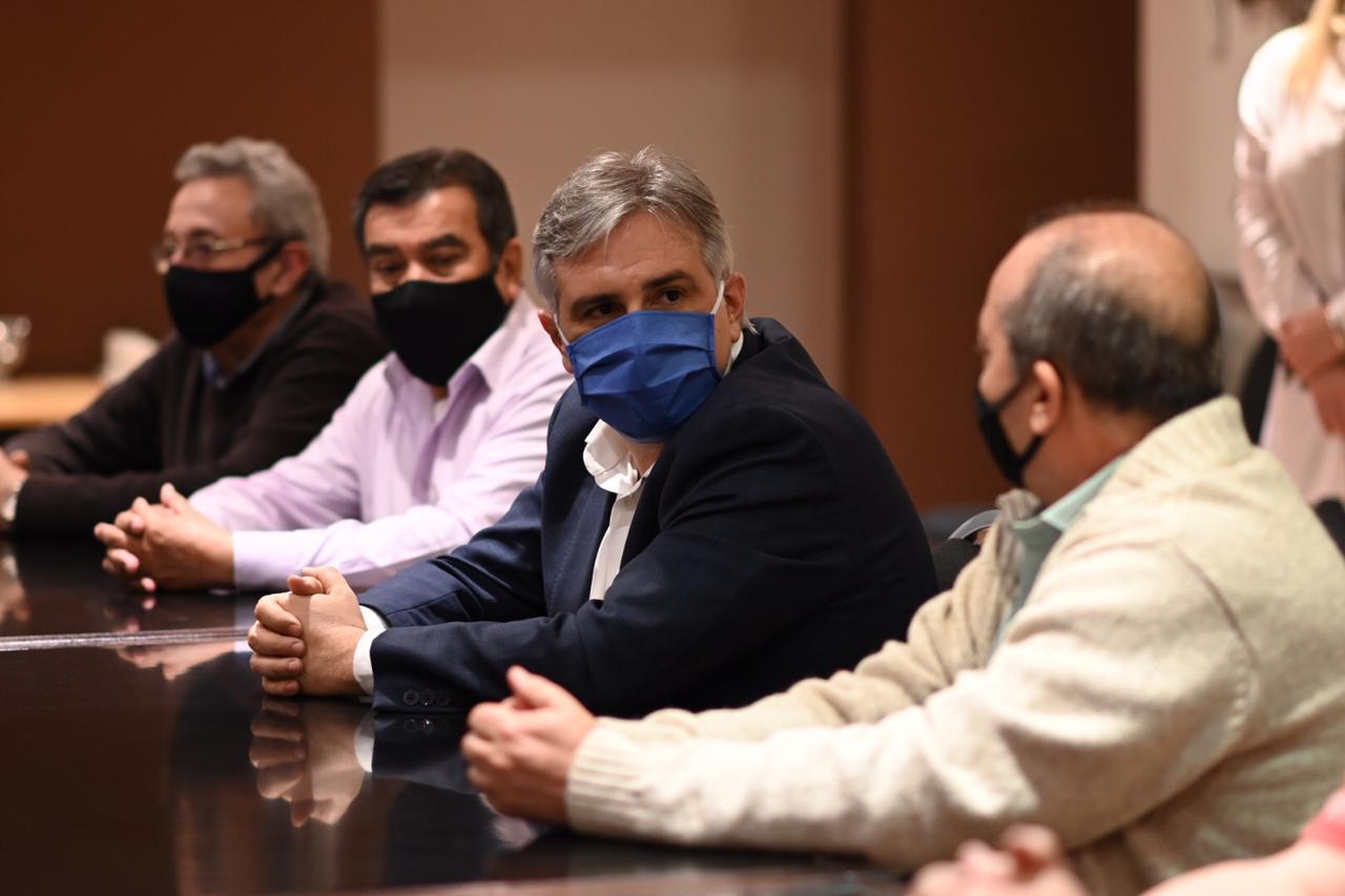 Llaryora remises taxis prensa Municipalidad de Córdoba