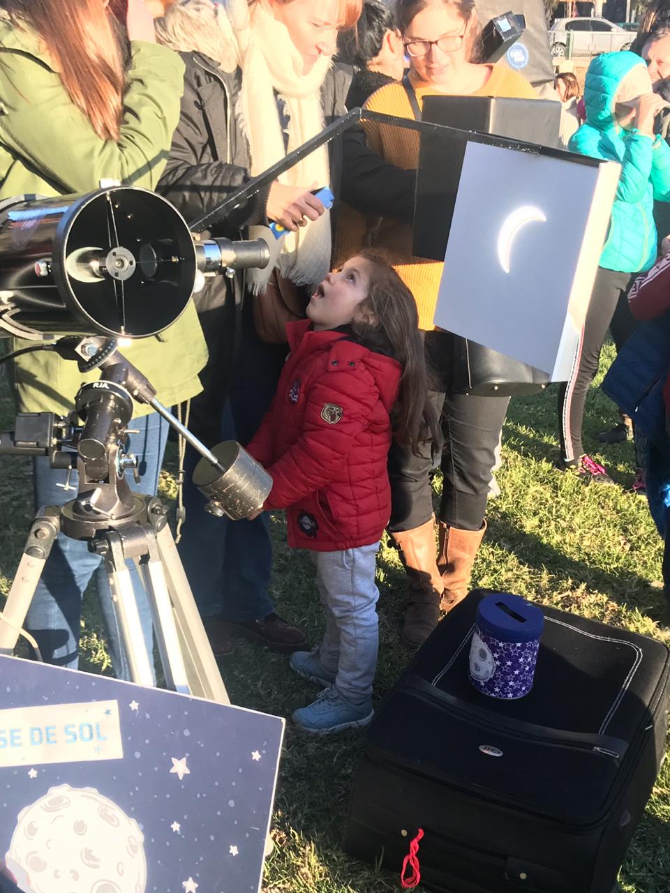 eclipse desde Carlos Paz by Gabriela Yalangozian